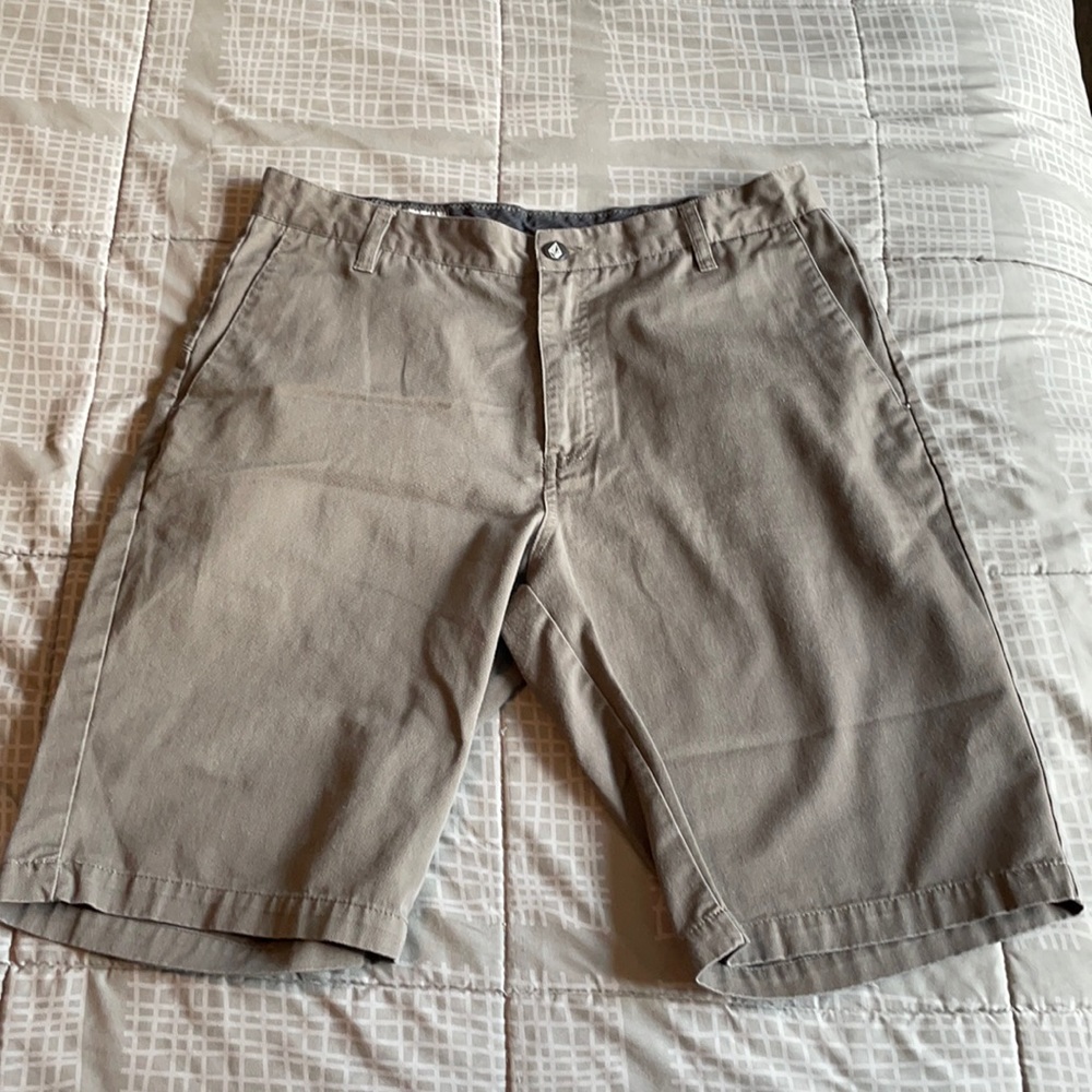 Volcom shorts